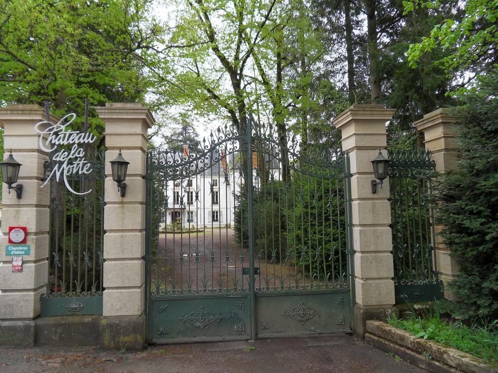 Chateau De La Motte Noailly Bagian luar foto