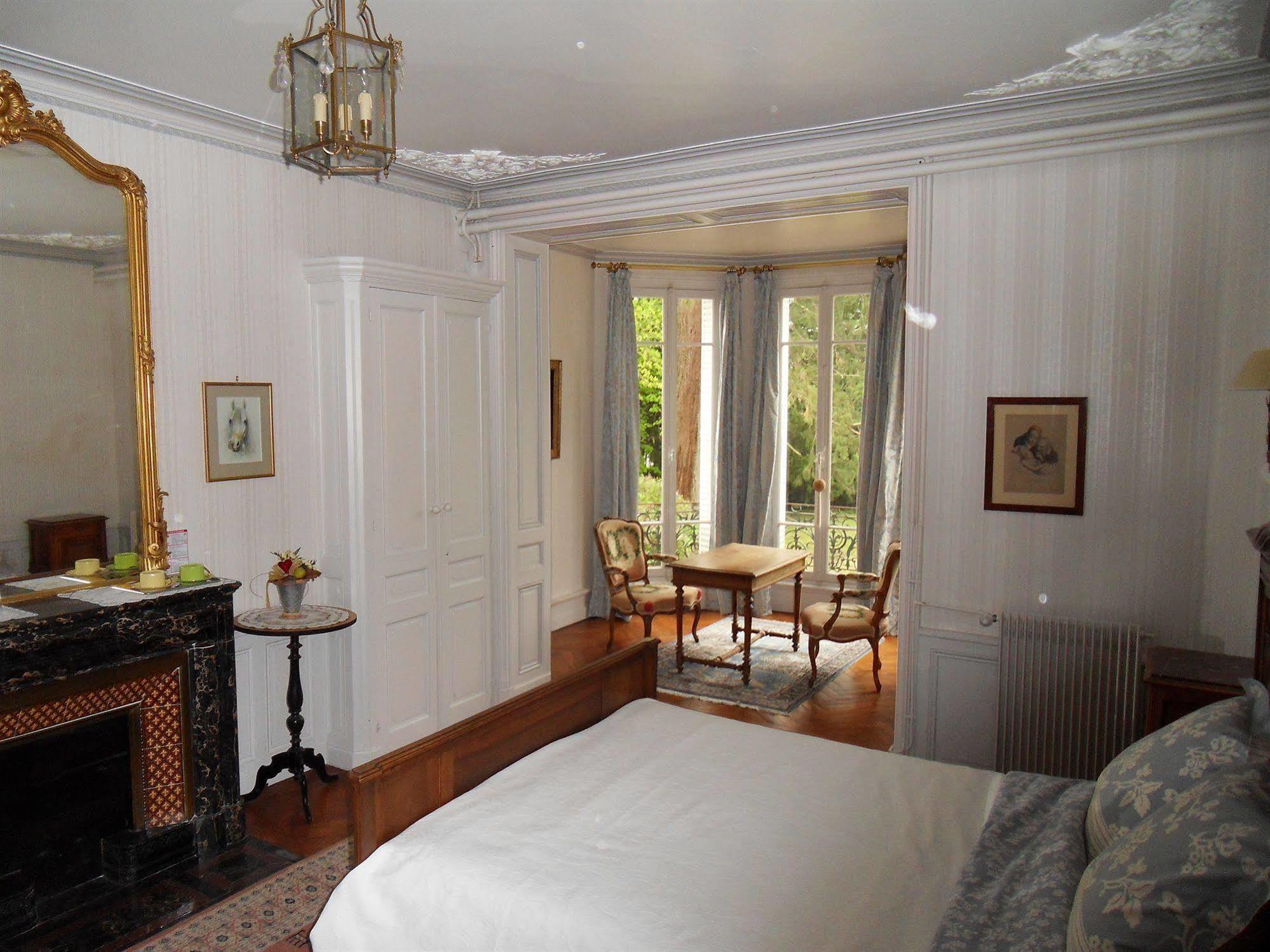 Chateau De La Motte Noailly Bagian luar foto
