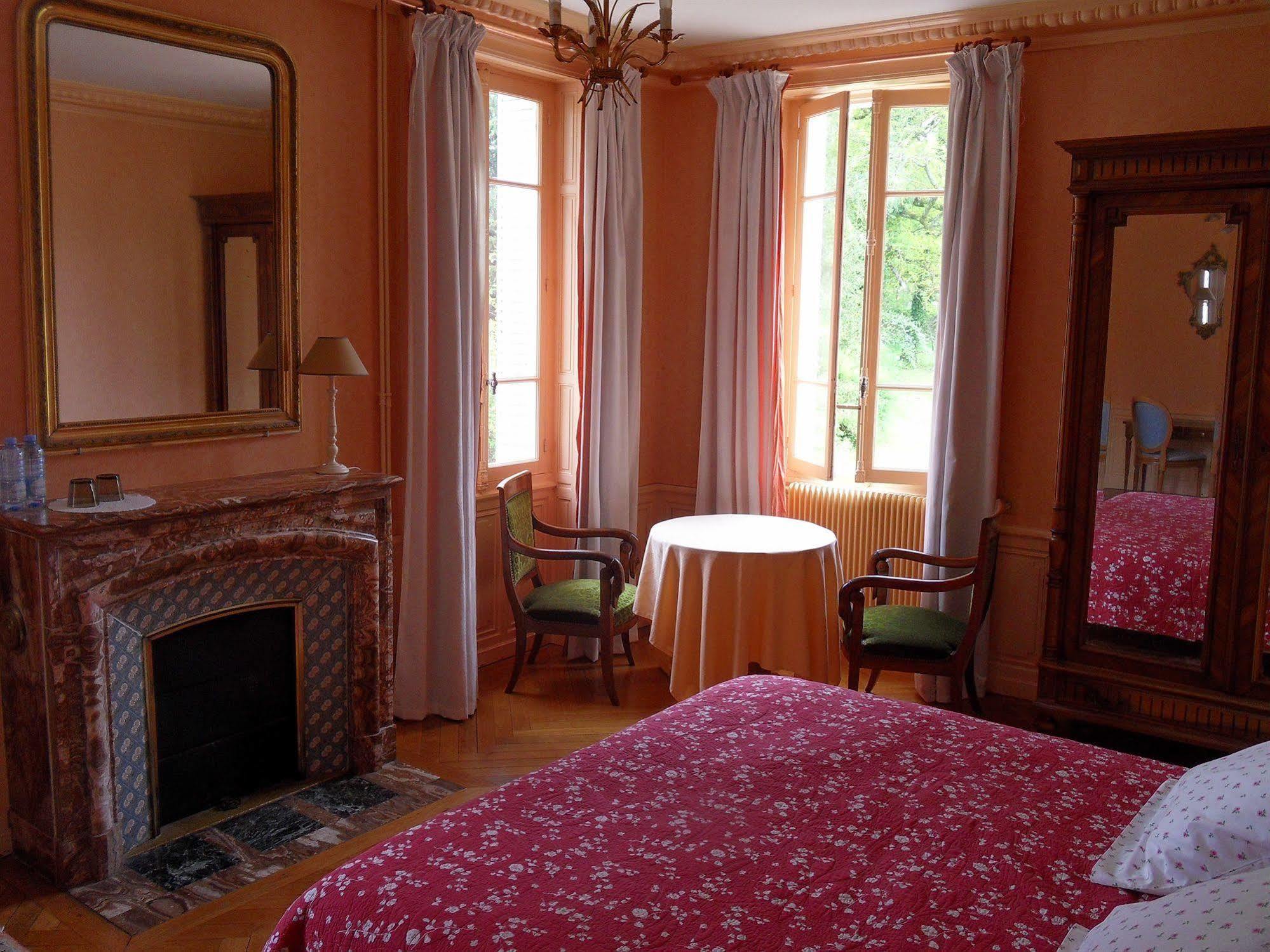Chateau De La Motte Noailly Bagian luar foto